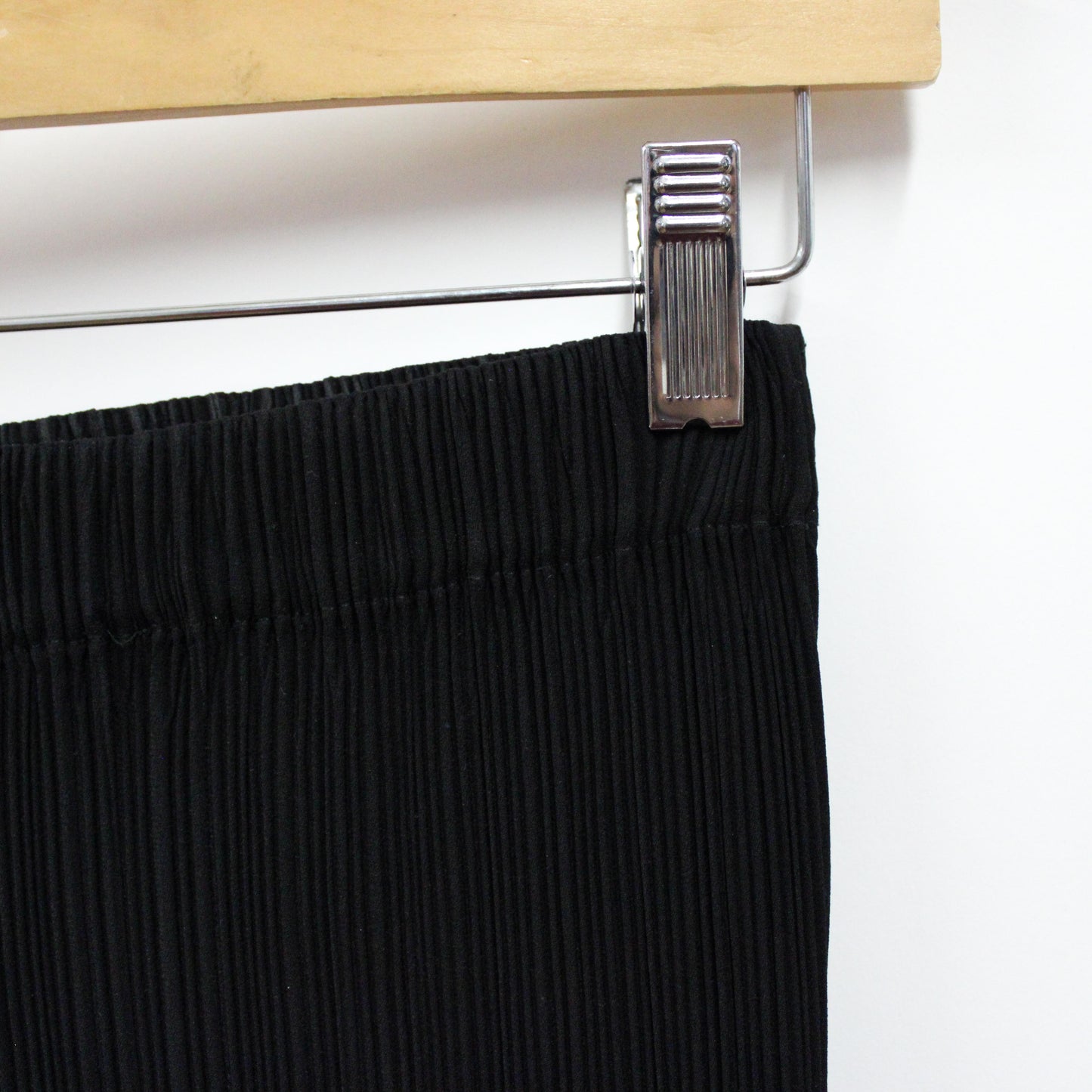Issey's Vertical Pleated Pant Black